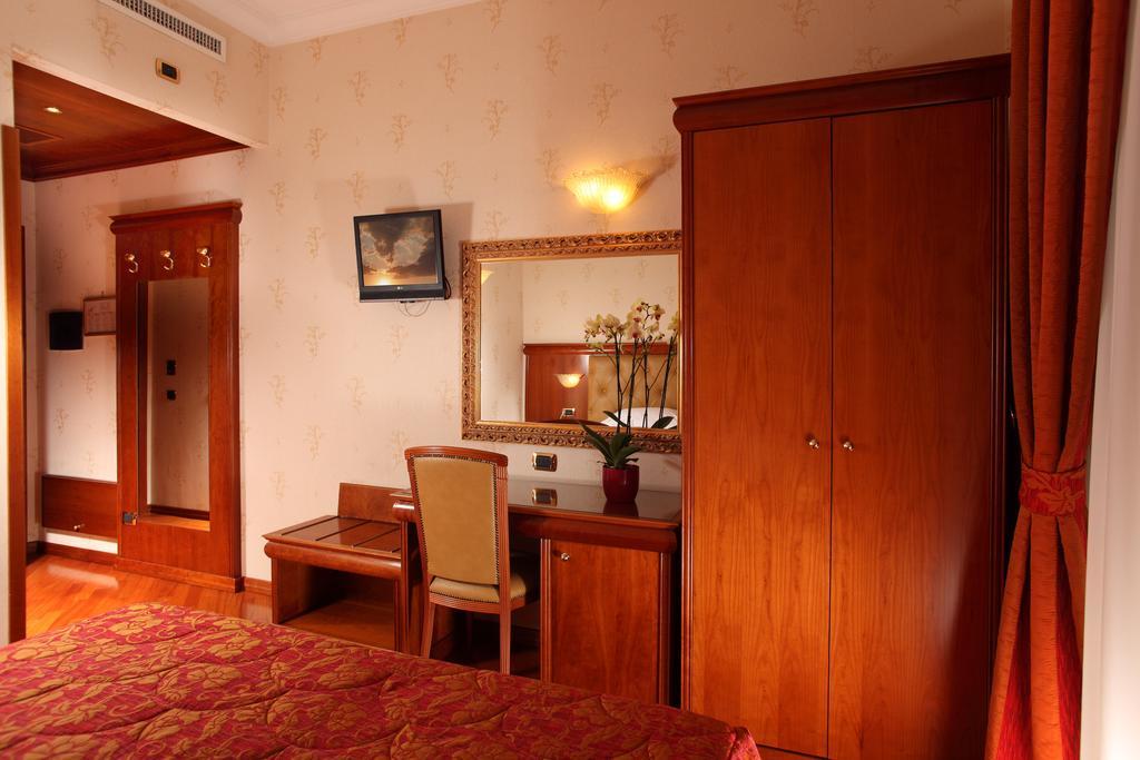 Hotel Serena 3*
