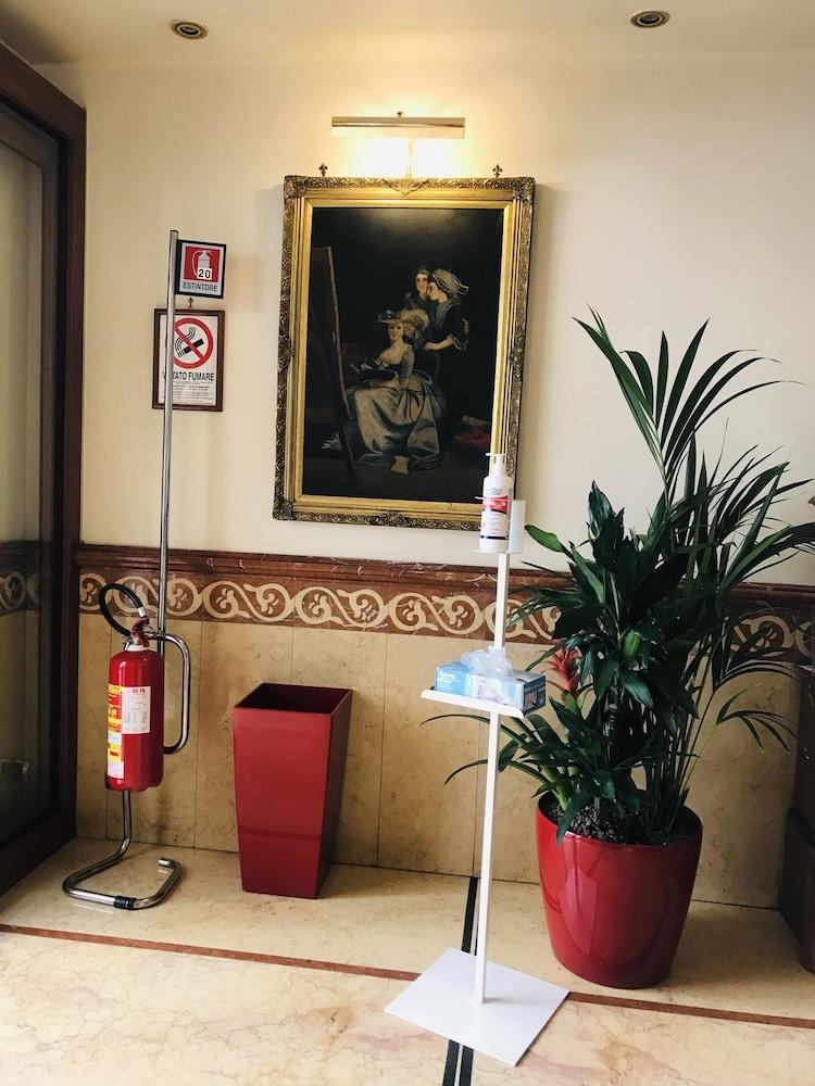 Serena Hotel
